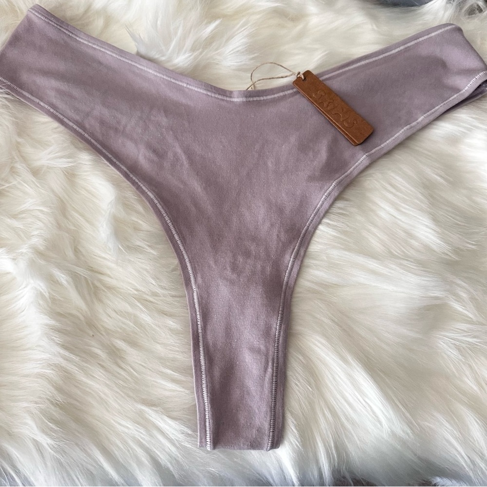 SKIMS Thong Cotton Every Body Size 4X New and Never Worn Color Iris Mica